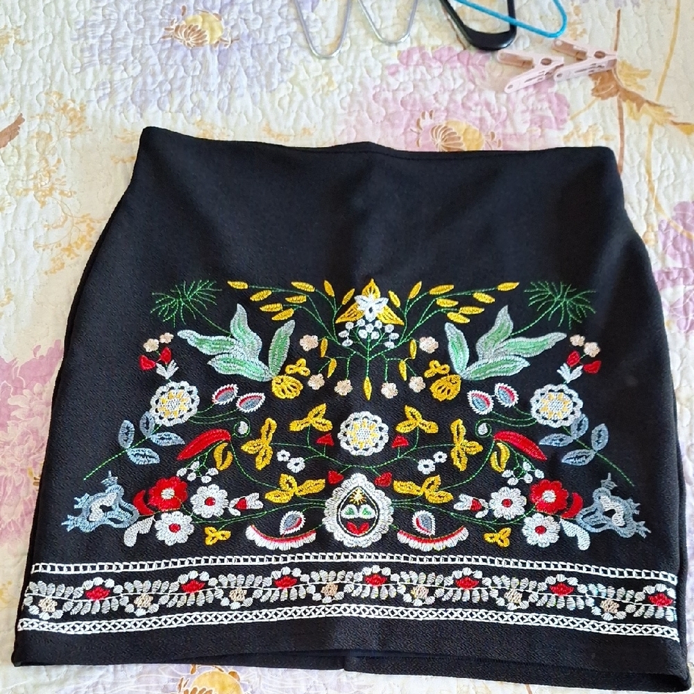 Black Embellished Mini Pencil Skirt for Cocktail